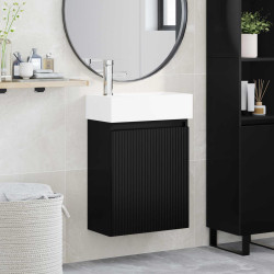 Conjunto de móveis de banheiro com torneira preto